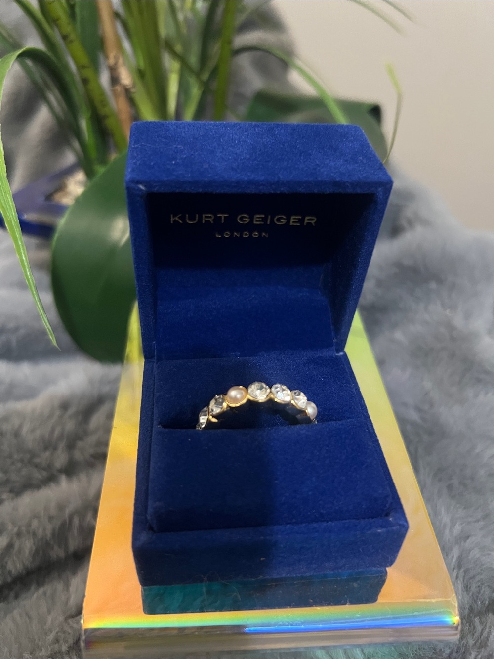 Kurt Geiger Gold Pearl & Crystal Band Ring - Gold